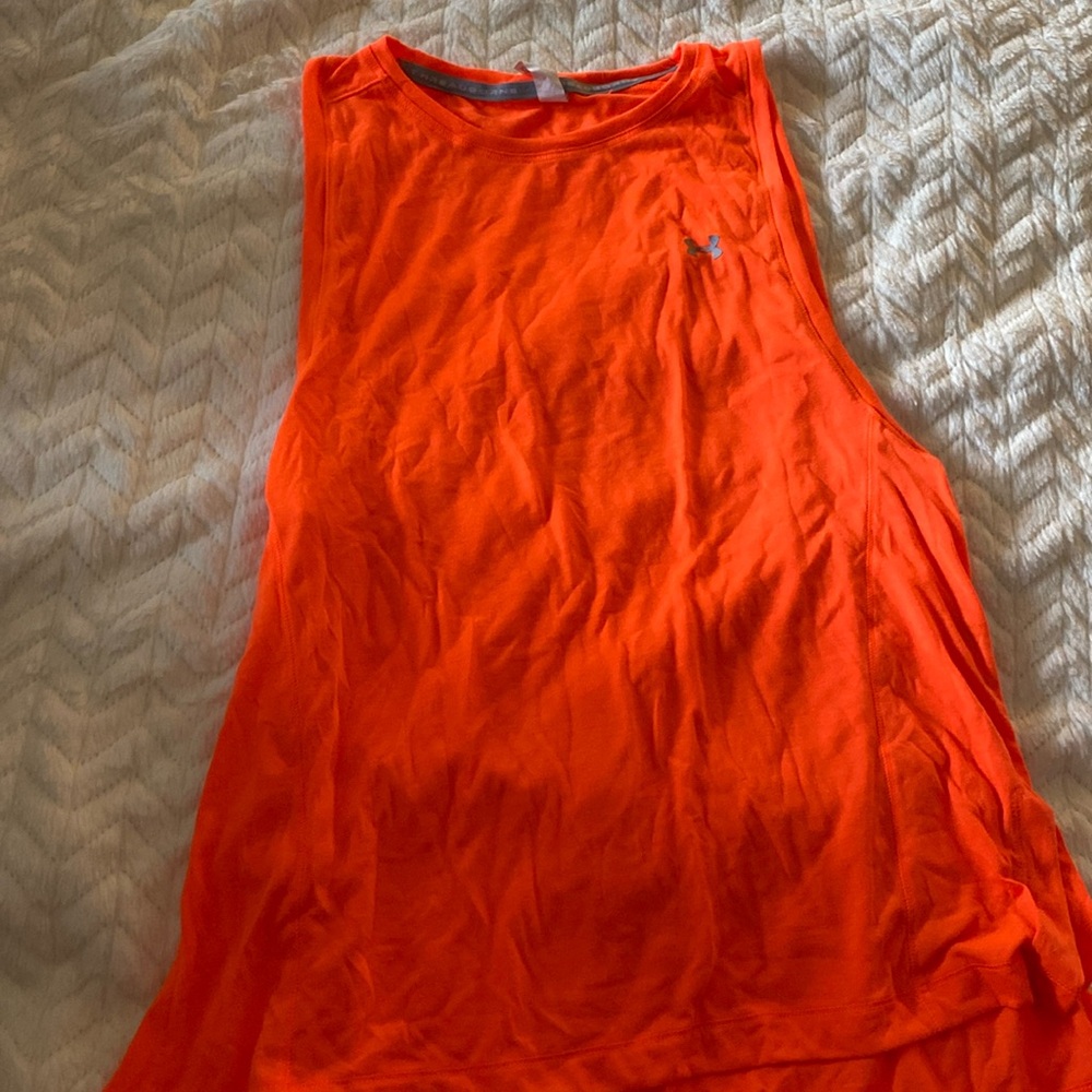 Under armour tank